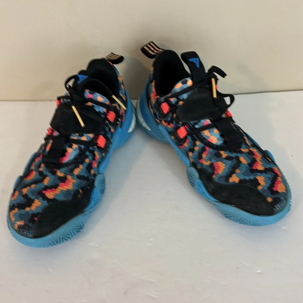 Adidas Rayford Trae Young Signature Series Sneakers Size 7.5
